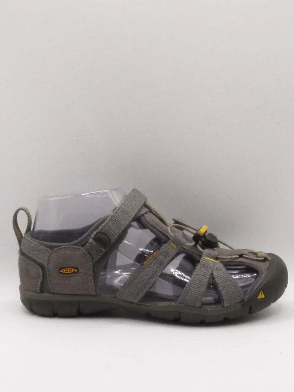 Keen Dark Gray Newport H2 Boys Sandals Size 4 Waterproof Very Good Condition
